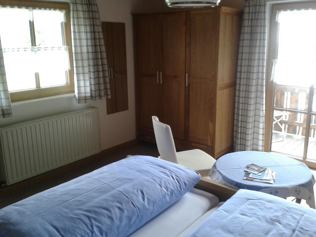 Gaestehaus Attenhauser Unterammergau Szoba fotó