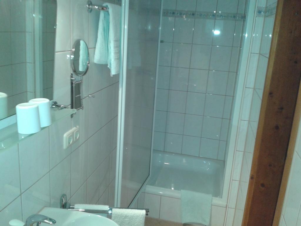 Gaestehaus Attenhauser Unterammergau Szoba fotó